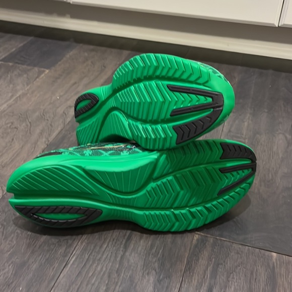 Saucony Kinvara 12 St. Patrick’s Pattys Day Clover Green shoes sneakers Mens 9.5 - Picture 10 of 16